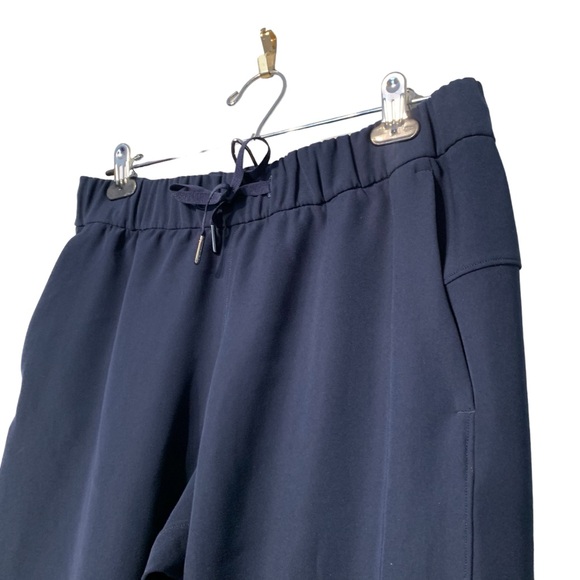 LULULEMON | Women’s On The Fly CROP *Woven 23"- True Navy - Sz 8 - Picture 5 of 14